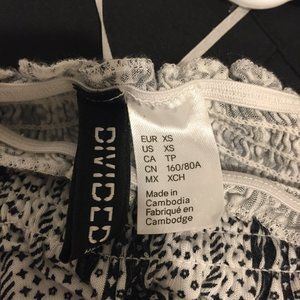 Long sleeve Black and White Halter top by Divided